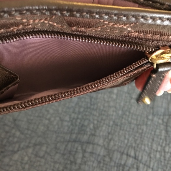 Coach - Picture 5 of 5